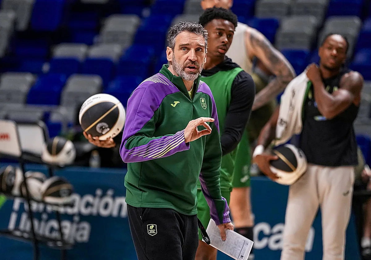 El Unicaja avanza en la ampliación de contrato de Ibon Navarro