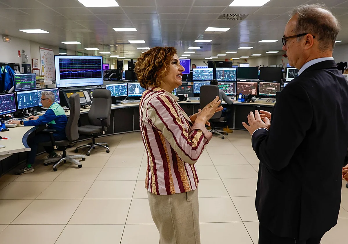 María Jesús Montero descarta un 'superdomingo': «Las elecciones, en 2027»