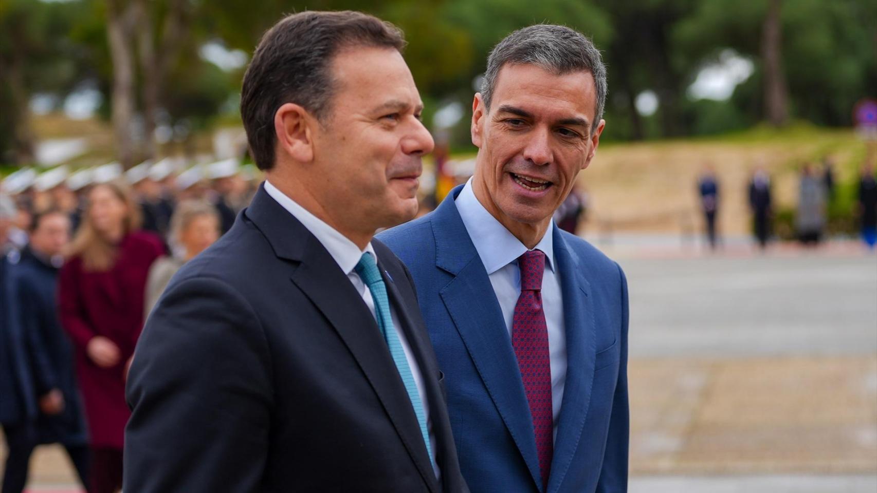 Sánchez muestra su "respeto" por Trump, evita responder a sus amenazas y avisa: su guerra "ilegal" va a disparar la inflación