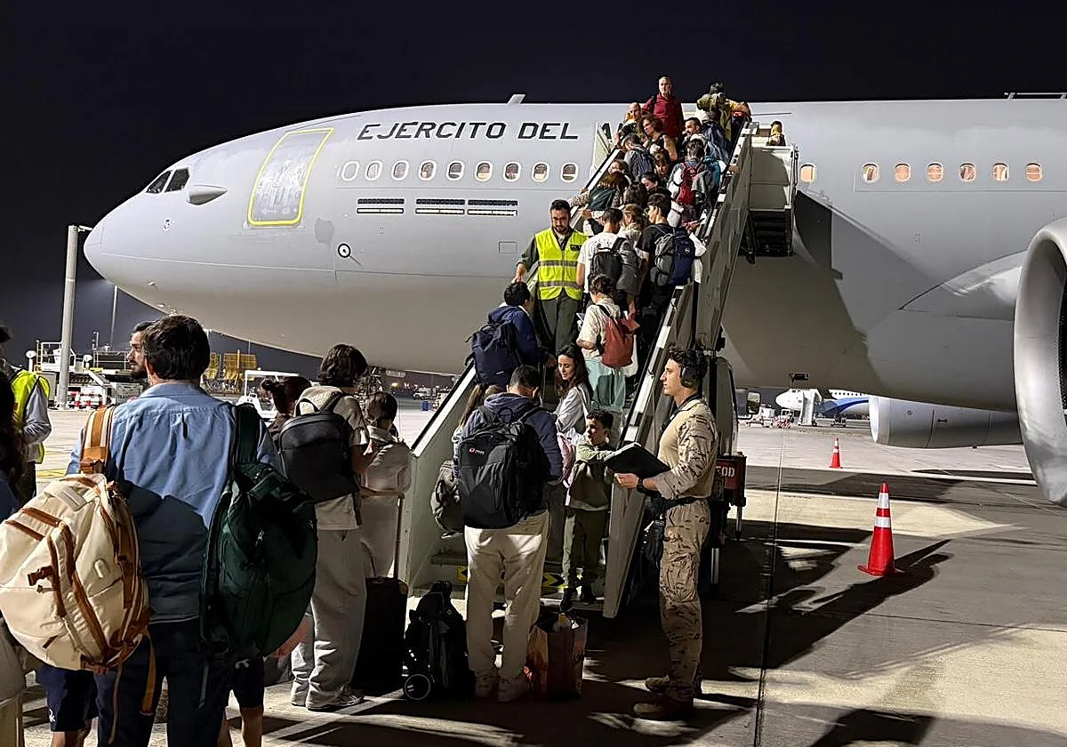 Un avión militar llega esta noche a Torrejón con 240 evacuados de la guerra de Oriente Medio