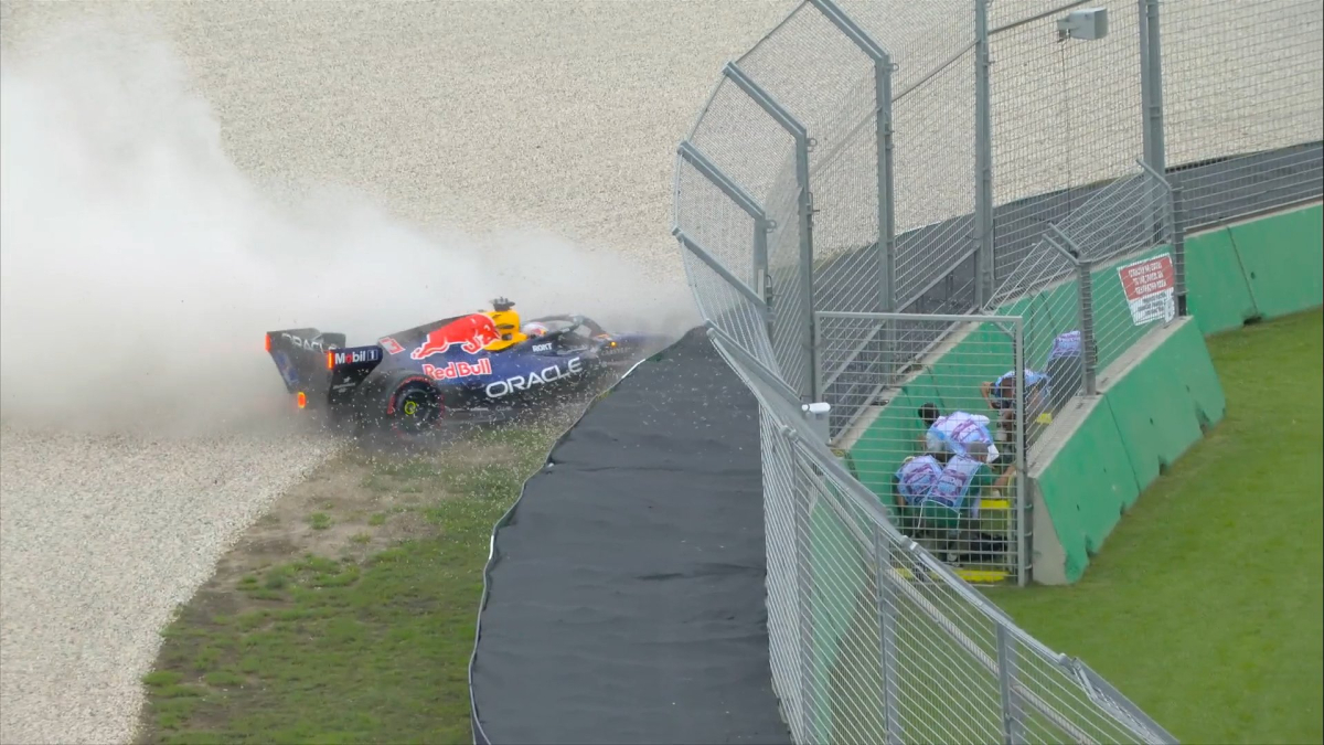Verstappen, contra la pared y Sainz no pudo ni salir