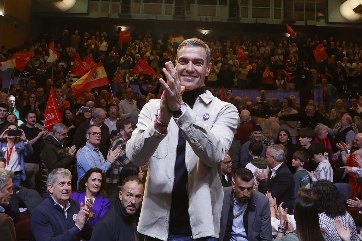 Sánchez acusa a Feijóo y Abascal de apoyar una guerra que va a perjudicar a los españoles