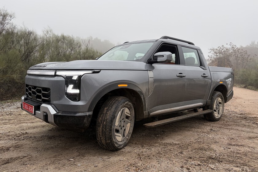 El Santana 400 PHEV viene de China con un único objetivo: que Linares vuelva a ser relevante en el ensamblaje de todoterrenos