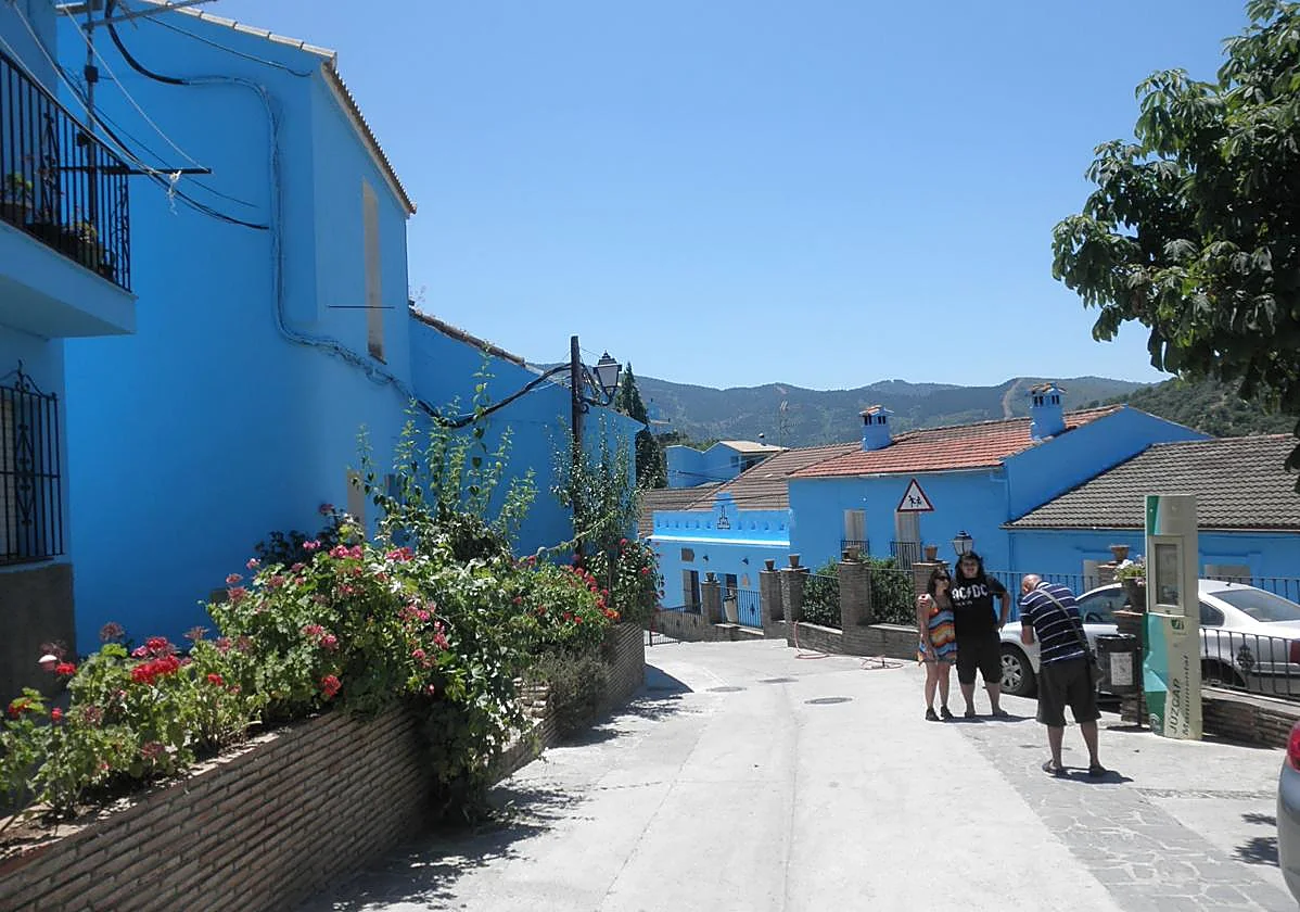 Qué ver en Júzcar: diez curiosidades que te harán visitar este pueblo de la Serranía de Ronda