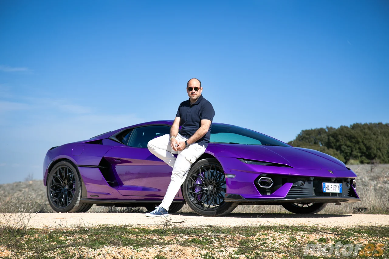 Tras probar el nuevo Temerario de Lamborghini me he convertido en un defensor de los deportivos híbridos, te cuento por qué