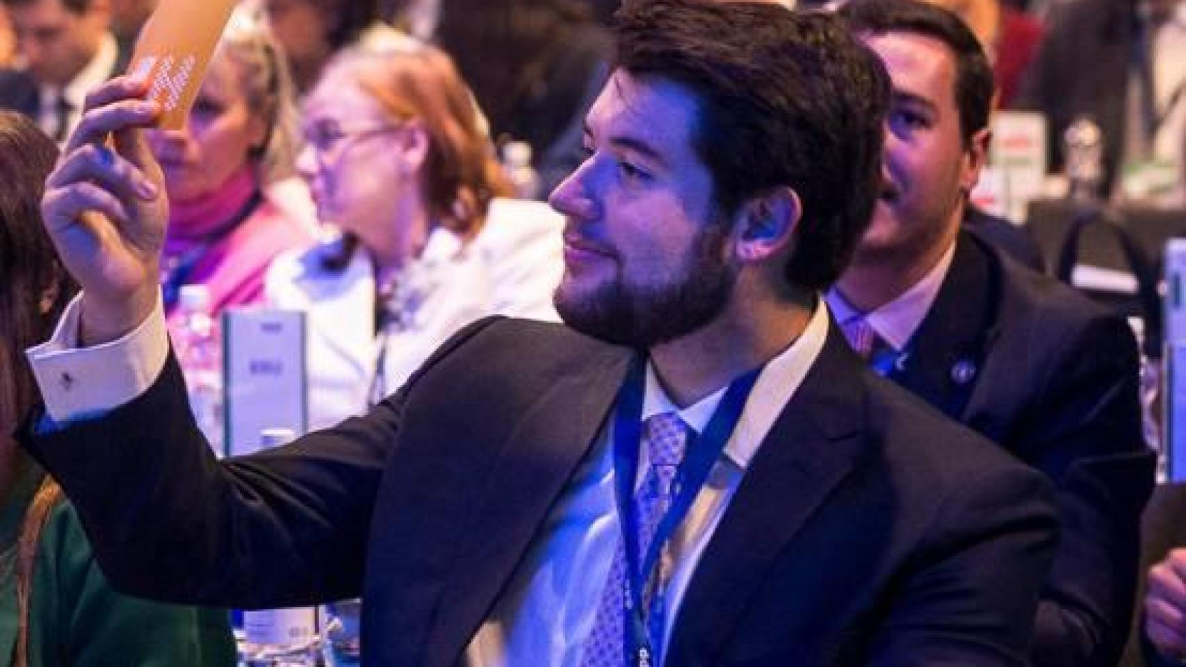 El 'número 2' de NNGG deja el PP y pide el voto para Vox: "Aquí podré defender a España sin complejos y sin pedir perdón"