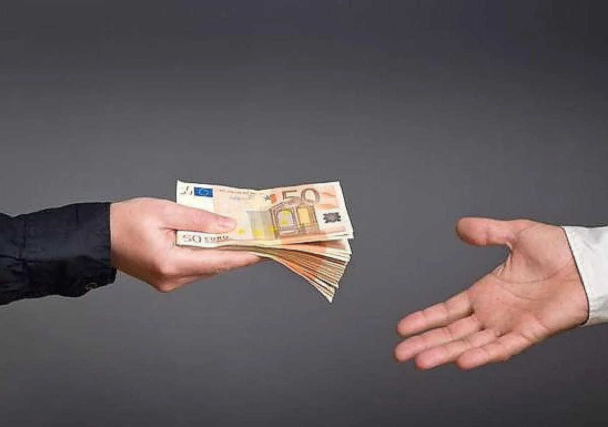 El banco debe devolver «sin demora» los pagos no autorizados pese a una posible negligencia del cliente