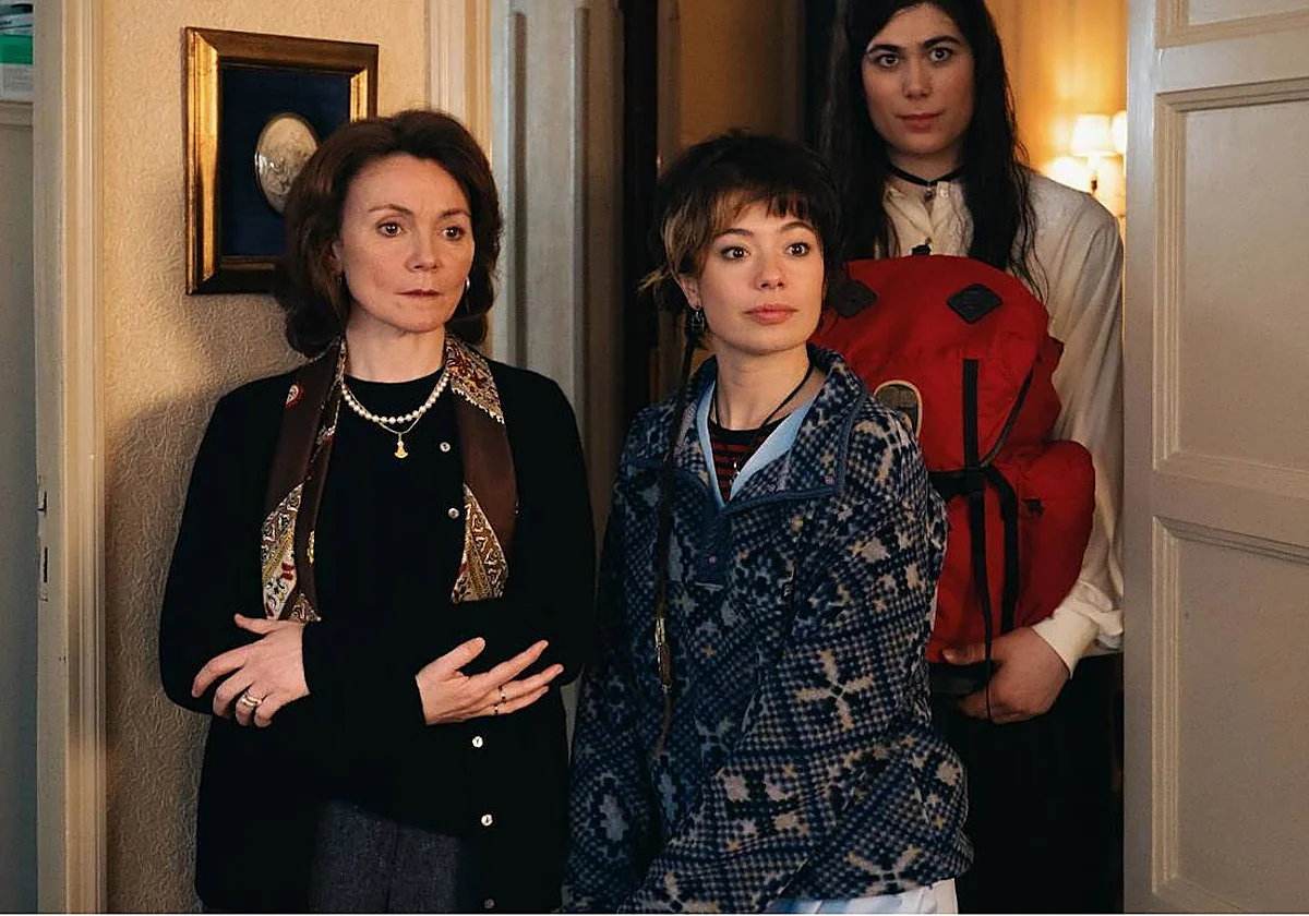 'Mi querida señorita' y 'Pioneras': De la revisión de un clásico a la portería de cristal