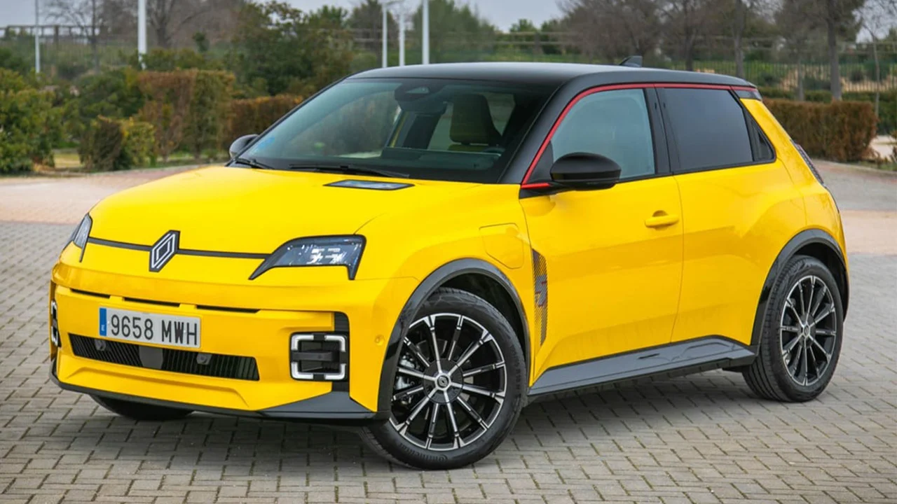 Cada vez es más difícil distinguir un coche de otro, y la culpa no es solo de los fabricantes