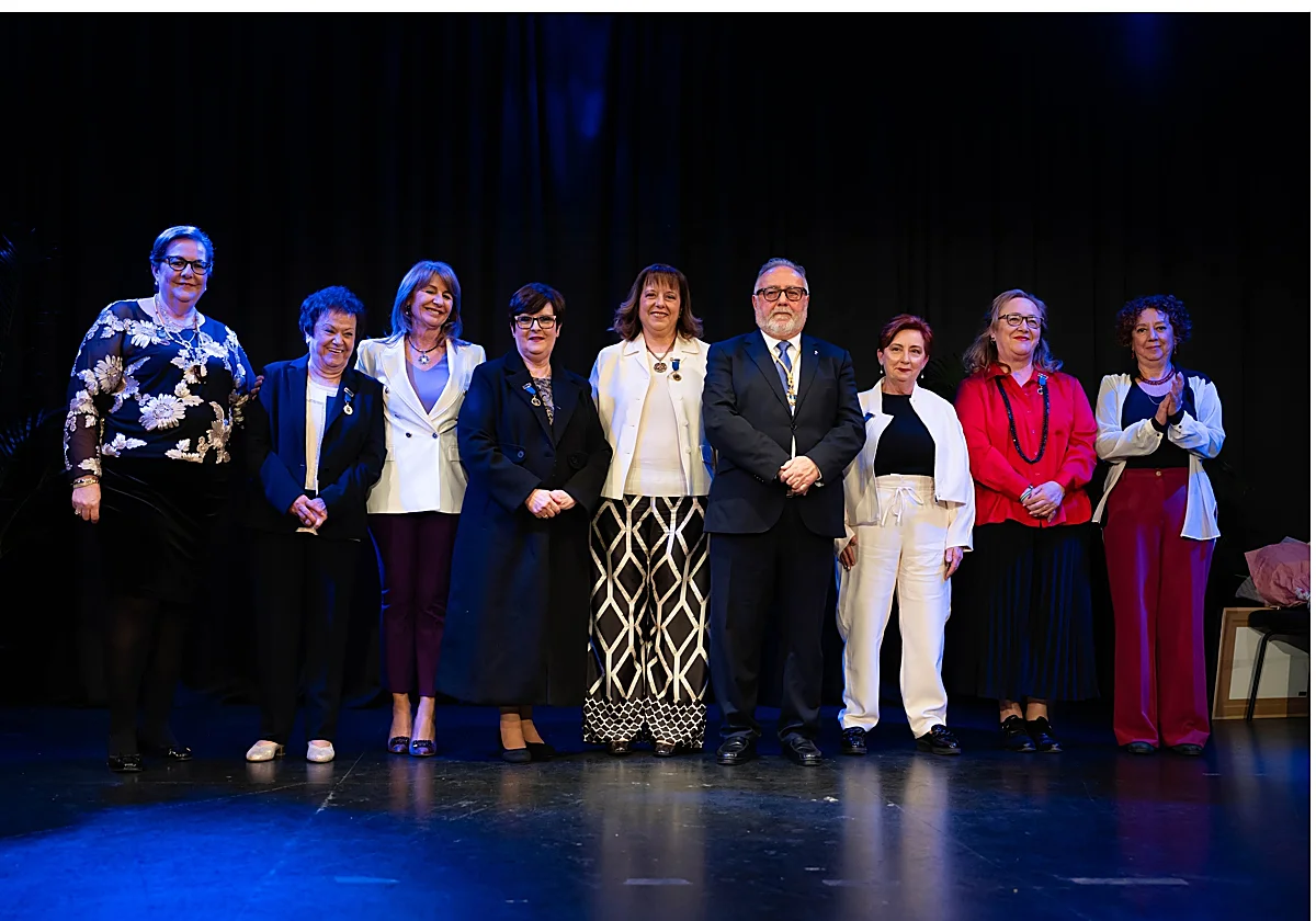 Alhaurín de la Torre reconoce a siete vecinas con la Medalla de la Villa