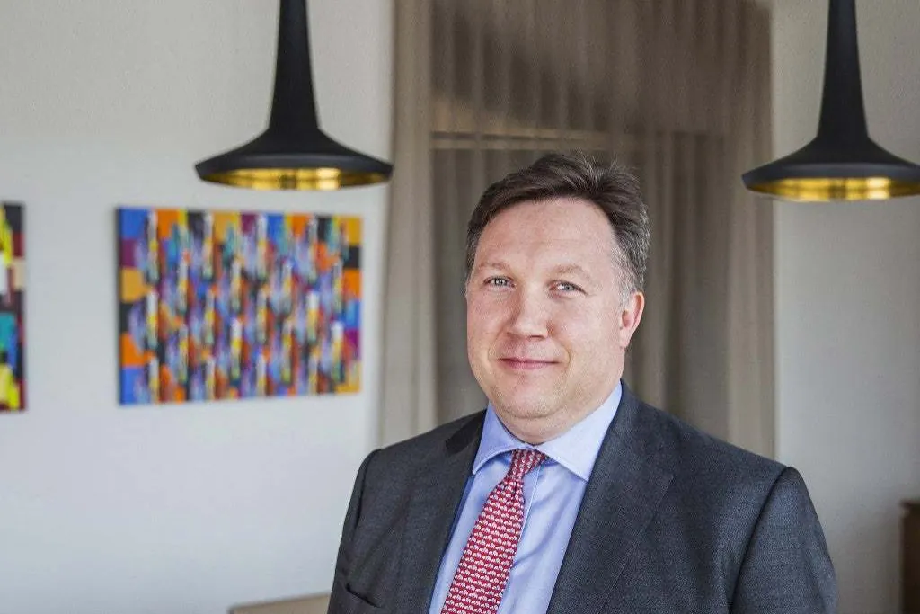 Un exejecutivo de EY lanza firma respaldada por capital riesgo para competir con las 'Big Four'