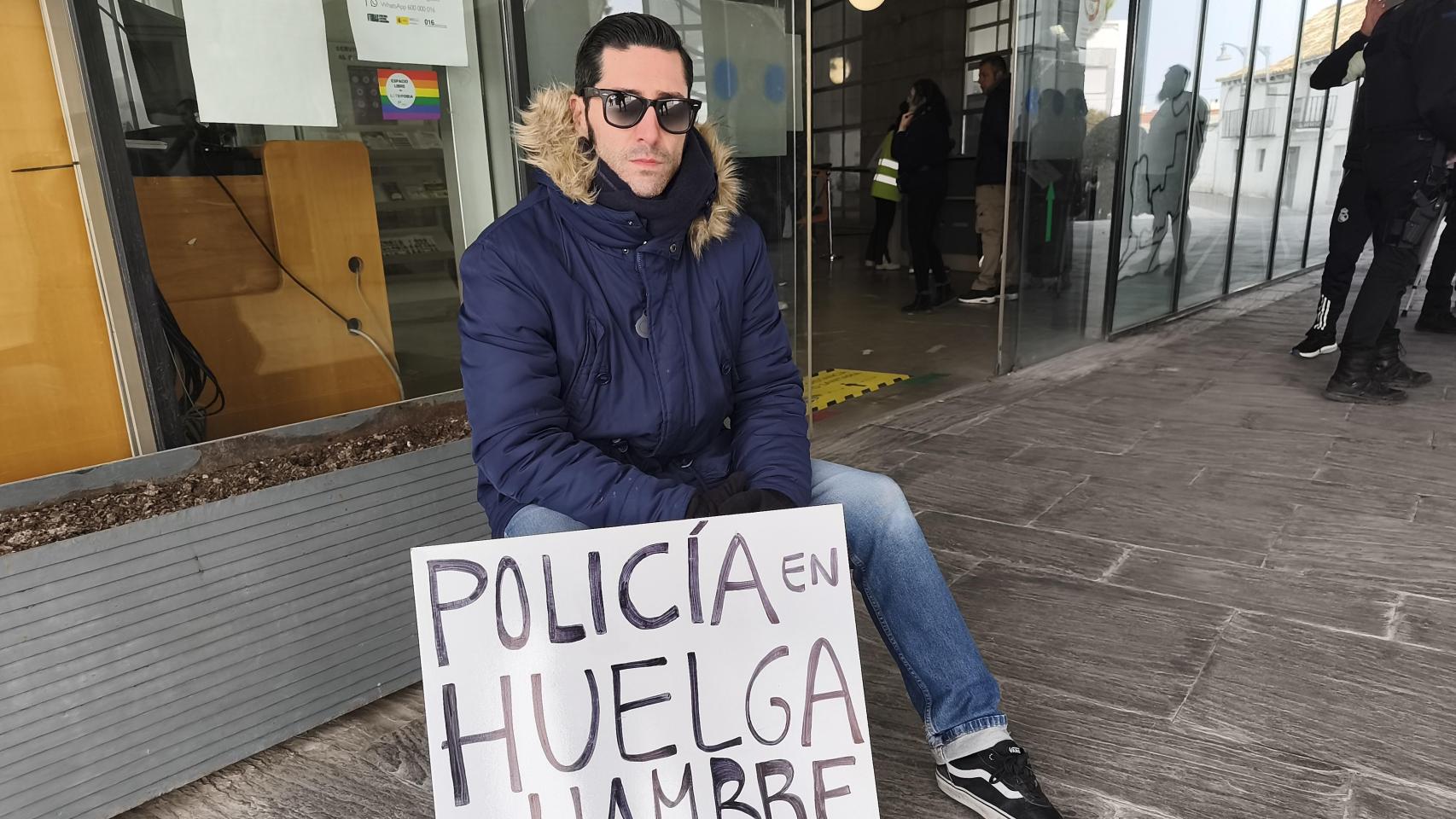 Hospitalizado Jorge, el policía de Parla con 9 hijos que llevaba 14 días en huelga de hambre porque no le dejaban conciliar