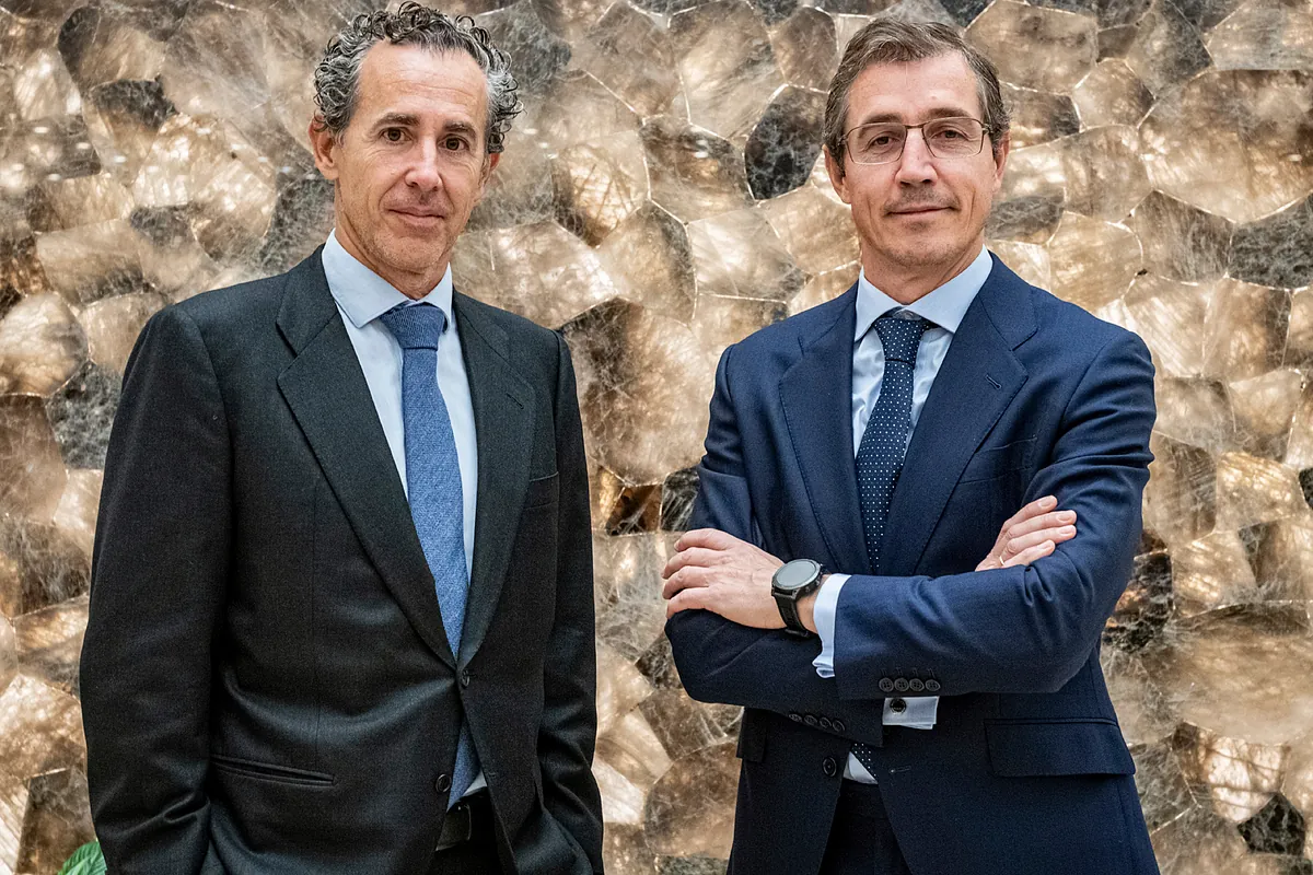 Azvalor anuncia a sus clientes que deja de ser un fondo de autor