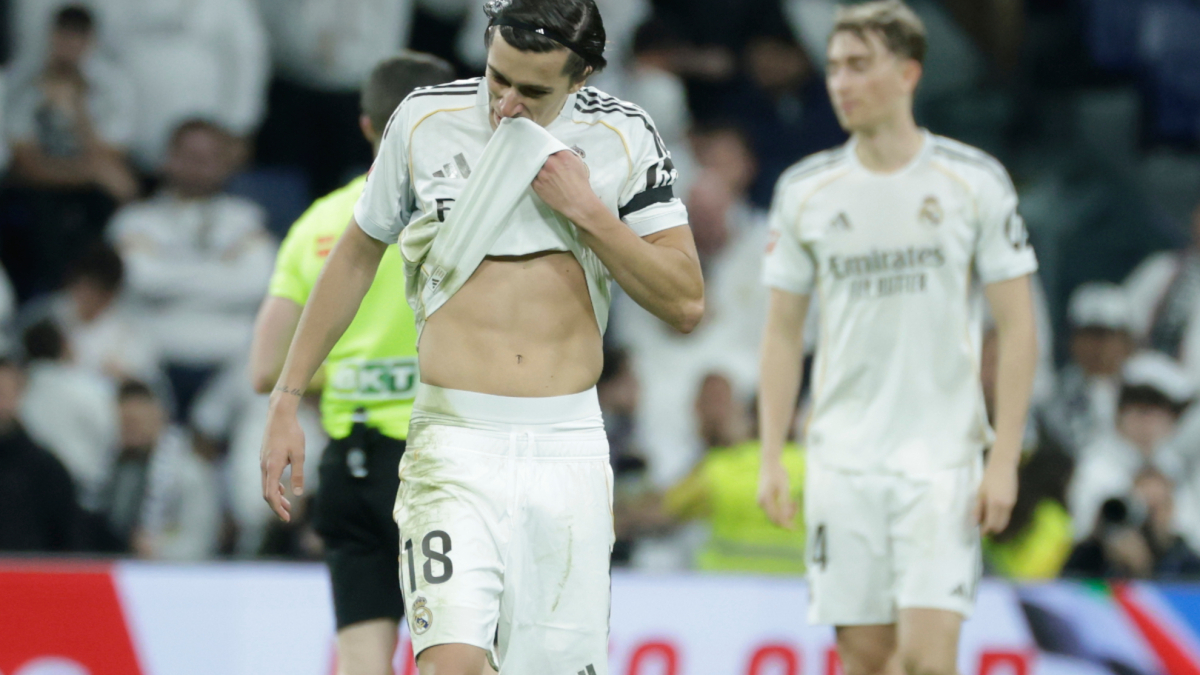 Carreras también cae