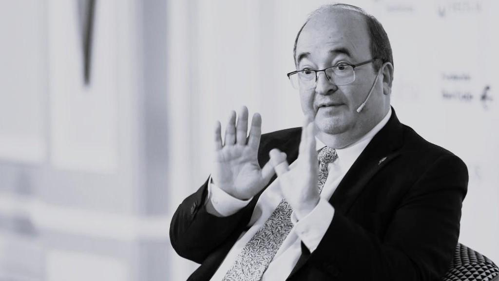 Iceta debe explicar por qué no se abstuvo en el rescate de la empresa que contrató a su pareja