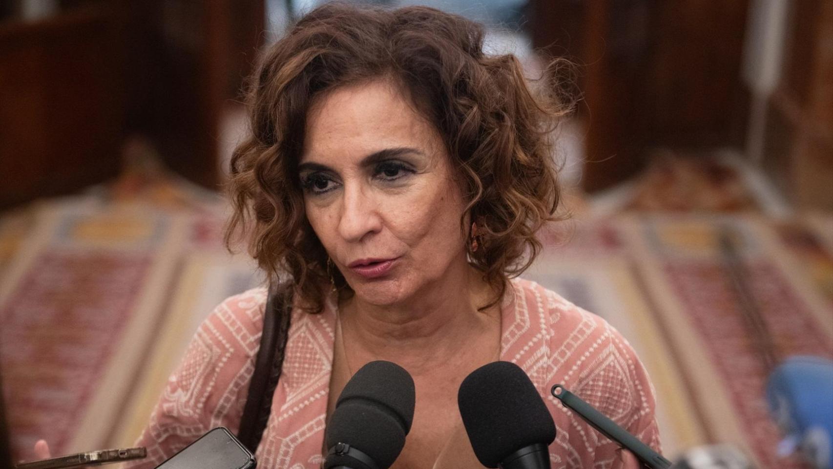 María Jesús Montero se desmarca de Vicente Fernández: "No tengo ni idea de lo que estaba haciendo este señor"