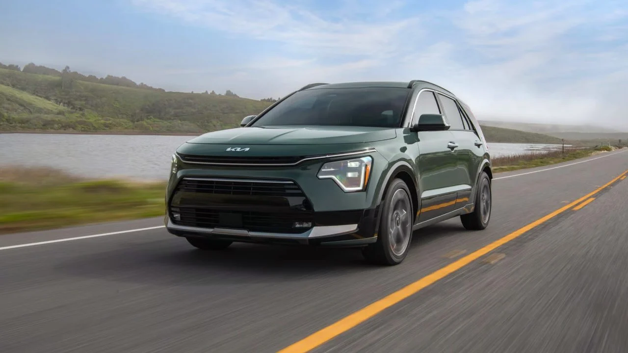 Kia Sportage HEV, Niro HEV y EV3: madurez tecnológica como argumento definitivo frente a las marcas emergentes