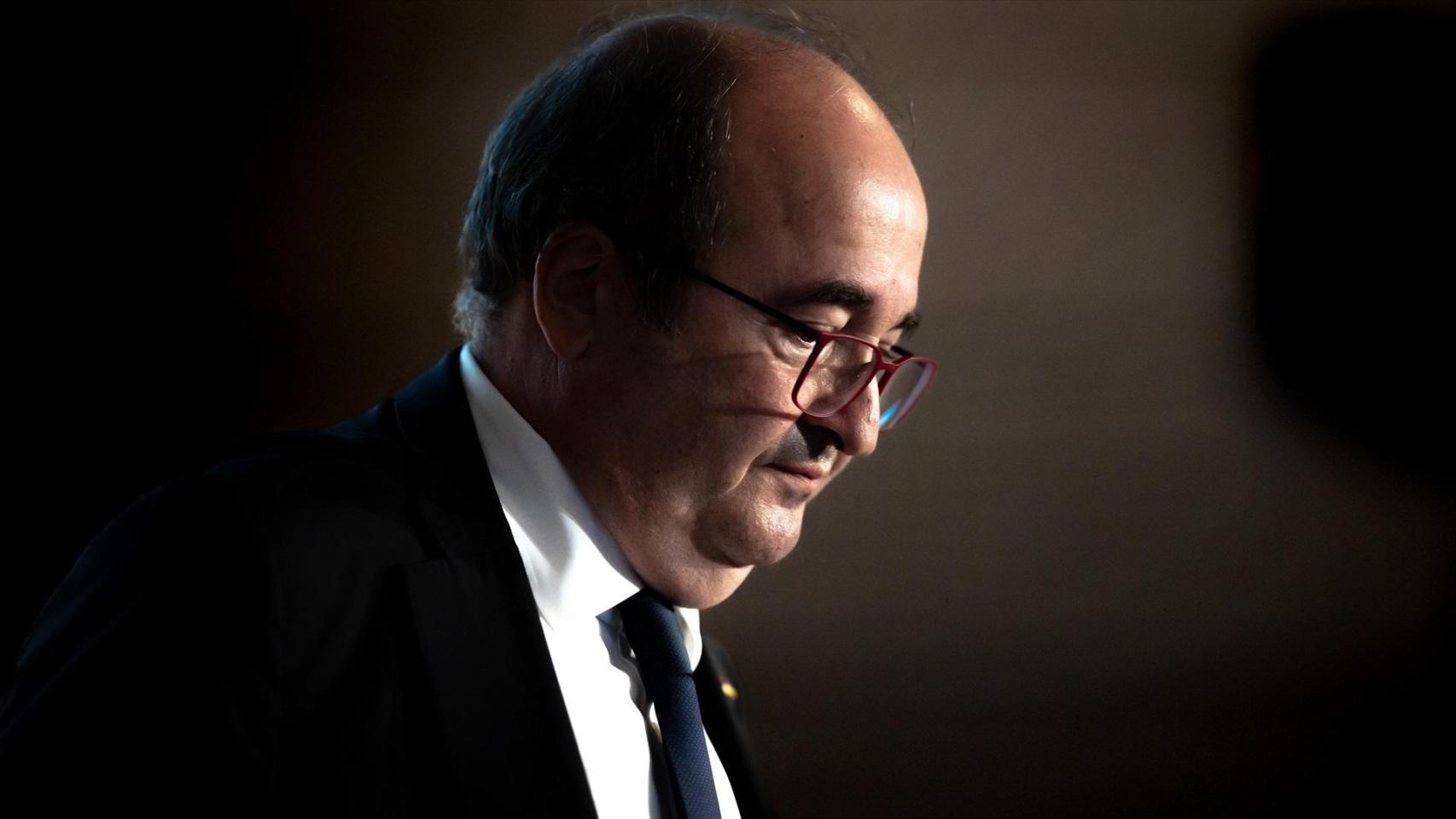 Cuca Gamarra exige la dimisión de Iceta como embajador tras colocar Koldo a su 'marido' de piloto en la rescatada Ávoris