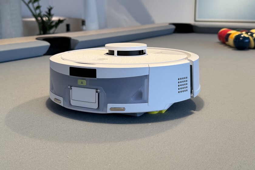 Los robots aspiradores han ido ganando tamaño con los años: iRobot apuesta ahora por lo contrario con su nuevo Roomba Mini