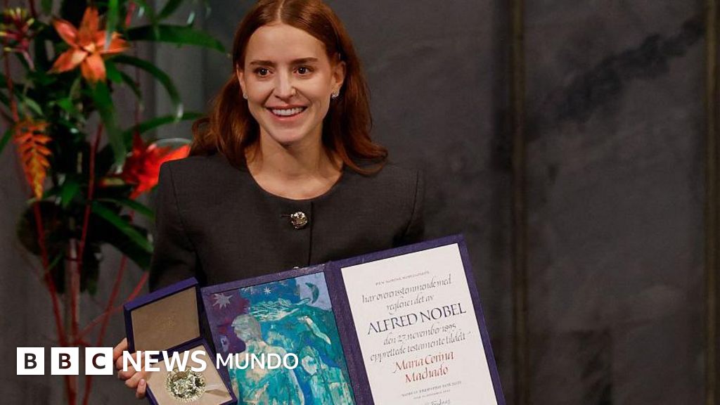 La hija de María Corina Machado recibe el Nobel de la Paz en nombre de su madre en el ayuntamiento de Oslo