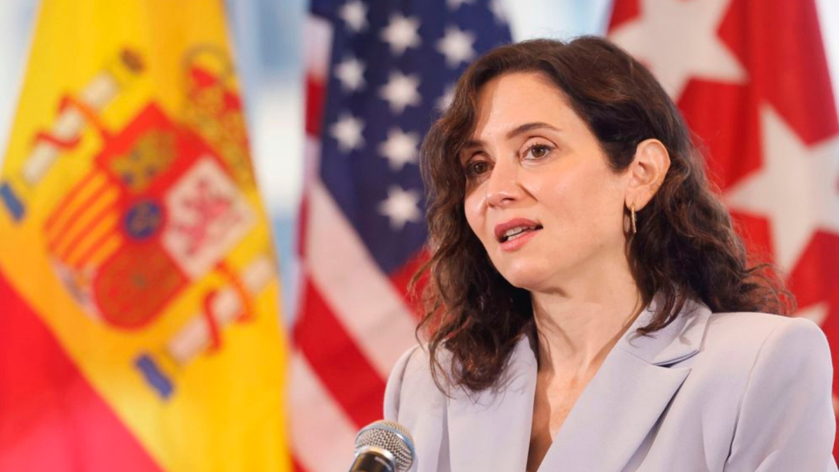 Ayuso mira a Estados Unidos para reformar el Estadio de Vallecas