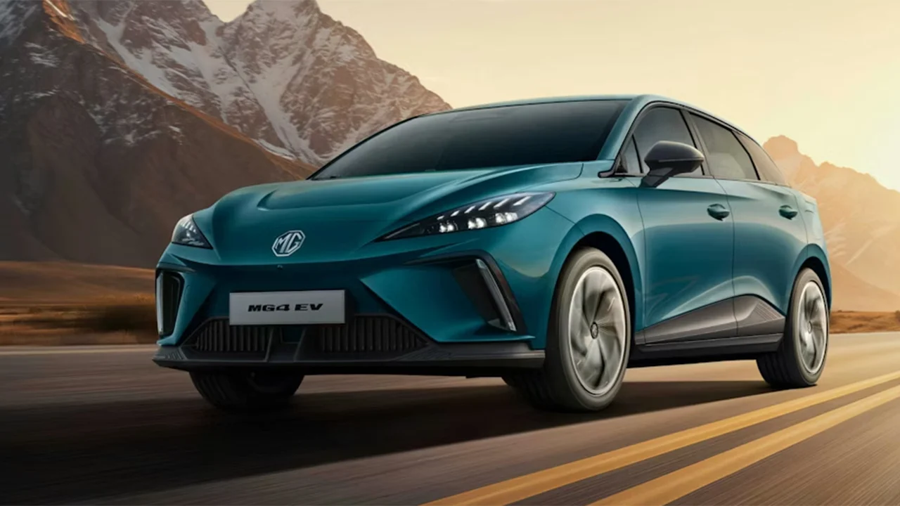 El mejorado MG4 ya tiene precios, la gama 2026 se estrena en España con hasta 77 kWh, 4x4 y una gran autonomía
