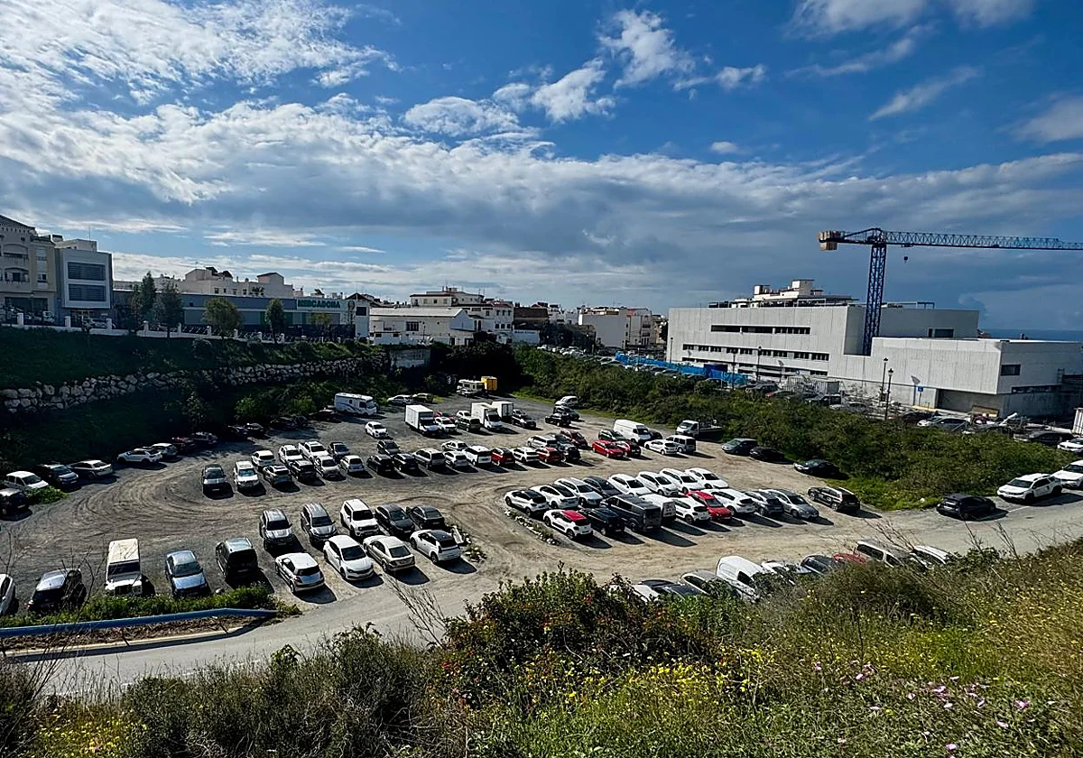 Nerja da un nuevo paso para construir un aparcamiento de 847 plazas junto al centro de salud