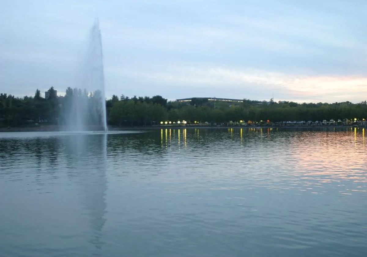 Encuentran el cadáver de un hombre flotando en el lago de la Casa de Campo en Madrid