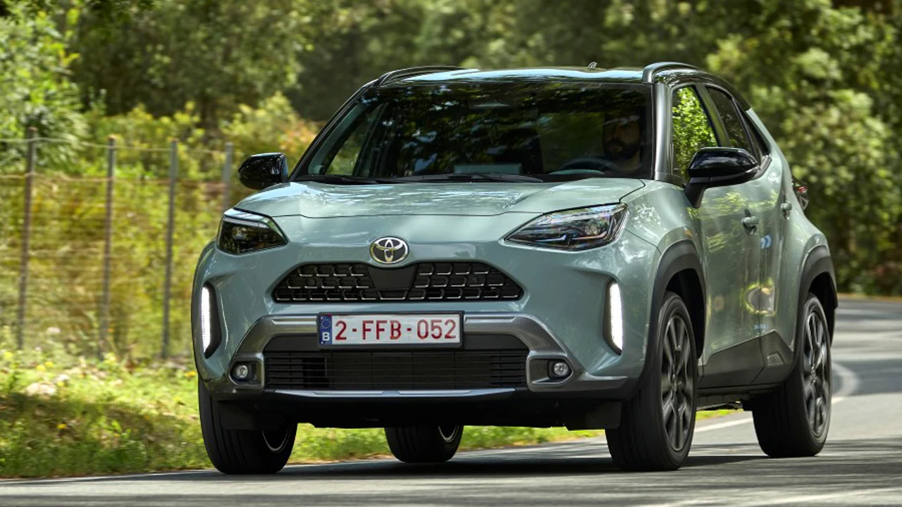 Tracción total híbrida para el Yaris Cross: Toyota mueve ficha para que el Dacia Duster no se lo coma