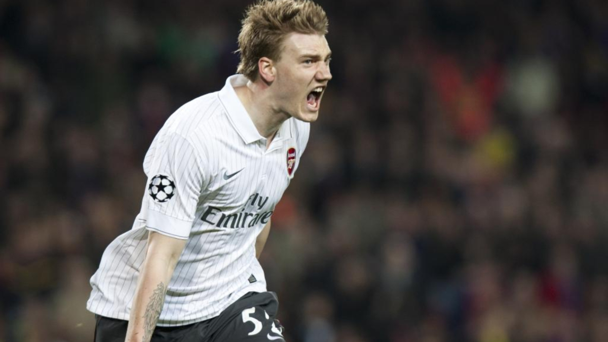 Bendtner se ceba con el Bodo: "Hace un frío de mil demonios, es gris, es oscuro, es un vestuario ridículo..."