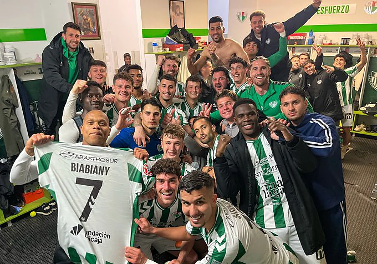 Primera RFEF: el Antequera gana al Algeciras y retoma la lucha por ascender