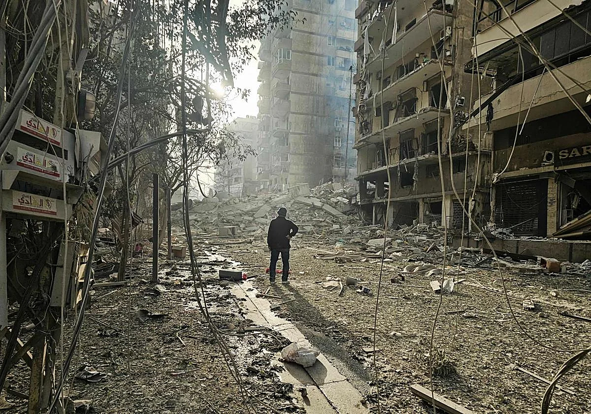 Última hora de la guerra en Oriente Medio | Israel anuncia un bombardeo «a gran escala» en el sur de Beirut e Irán ataca infraestructuras petroleras en el Golfo