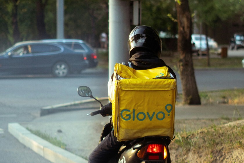 Glovo da un paso atrás: el ERE de 750 trabajadores confirma la crisis de rentabilidad del 'delivery' en España