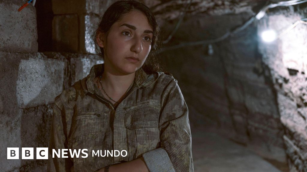 Las combatientes del batallón kurdo femenino que están listas para luchar contra el régimen iraní