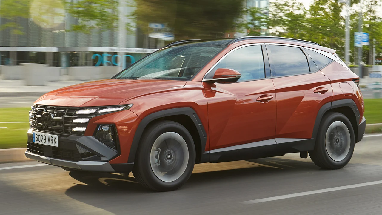Si dudabas entre el Hyundai TUCSON y el Toyota Corolla Cross, estos datos deciden: 239 CV y 6.000 € menos