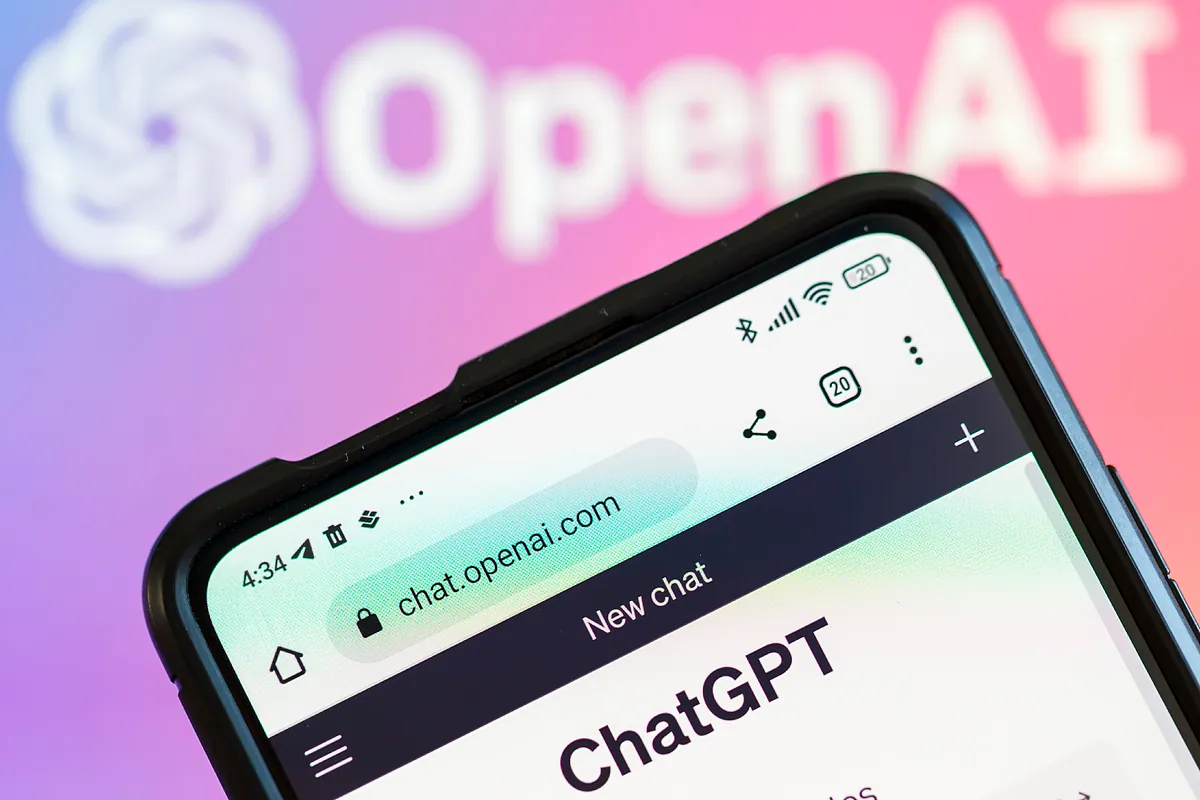 OpenAI actualiza ChatGPT tras entrar en "código rojo" por el ascenso de Google