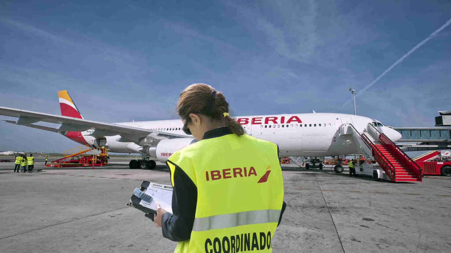 Iberia plantea un ERE voluntario para 996 trabajadores de tierra y vuelo