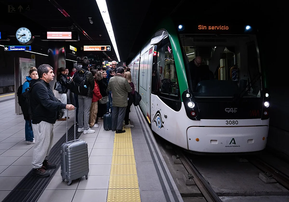 El primer día de huelga en el metro de Málaga provoca una bajada notable de viajeros