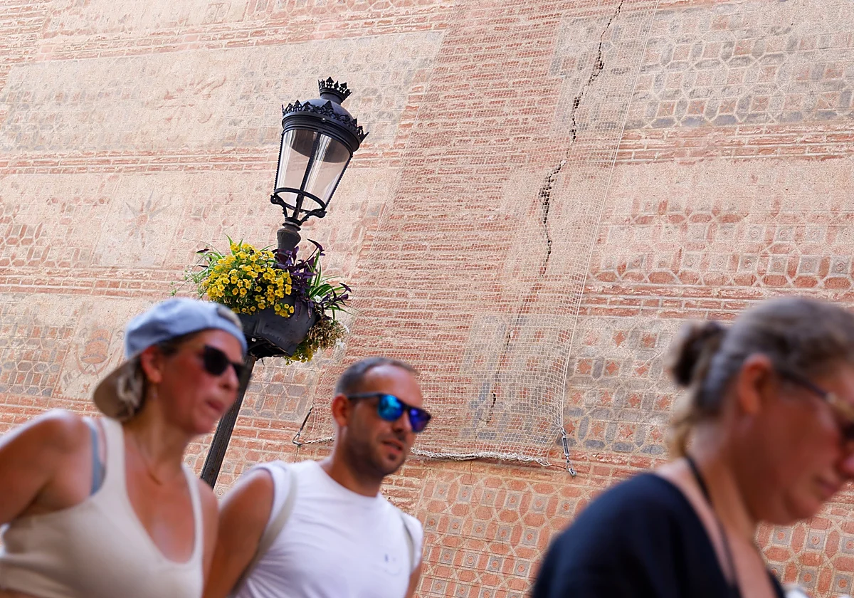 La Junta ultima la autorización al proyecto para frenar la grieta que mantiene cerrada la iglesia del Sagrario en Málaga