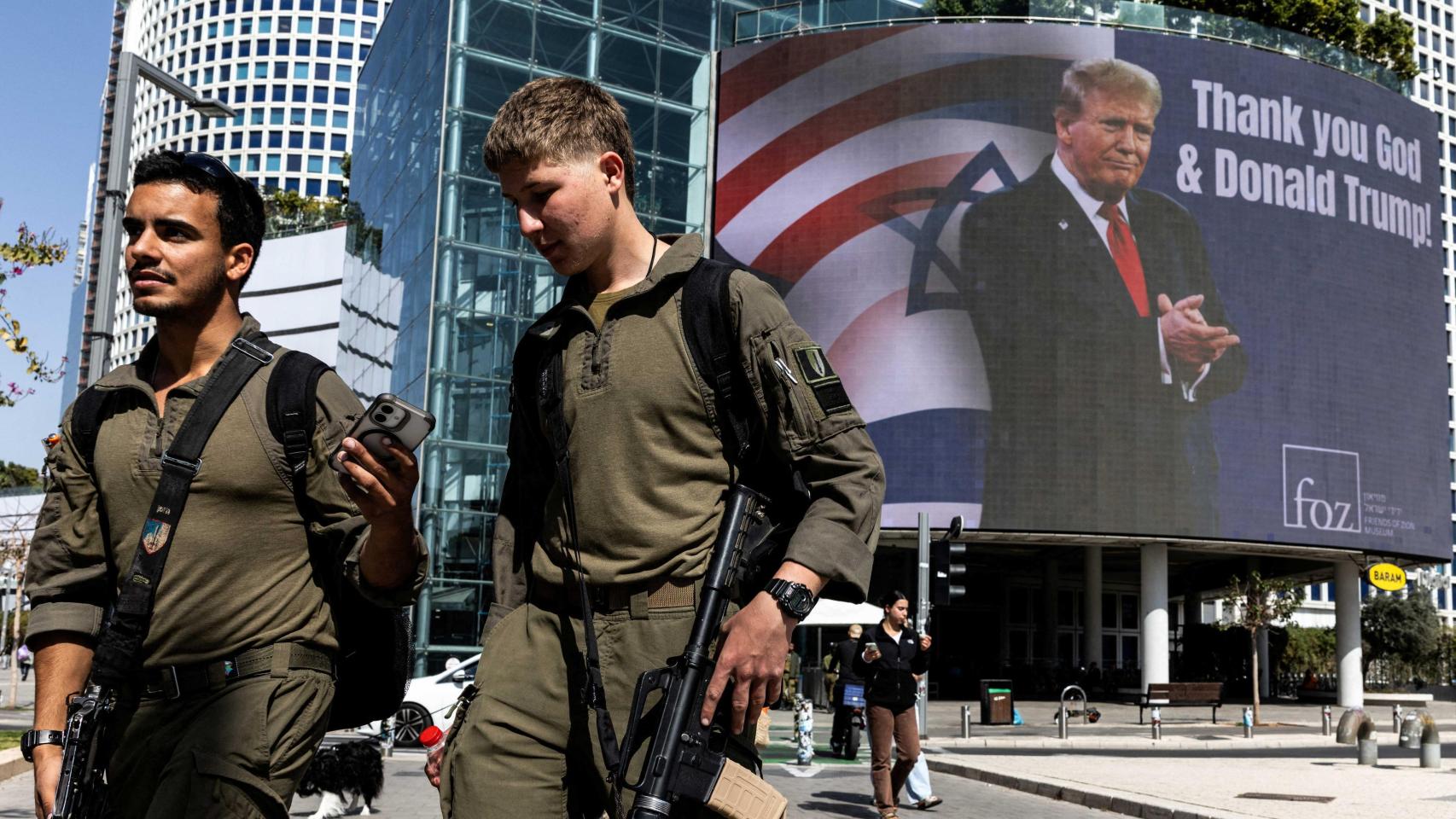 El entorno de Trump prepara el terreno para dar por terminada la guerra en Irán, cantar victoria y frenar su caída en los sondeos