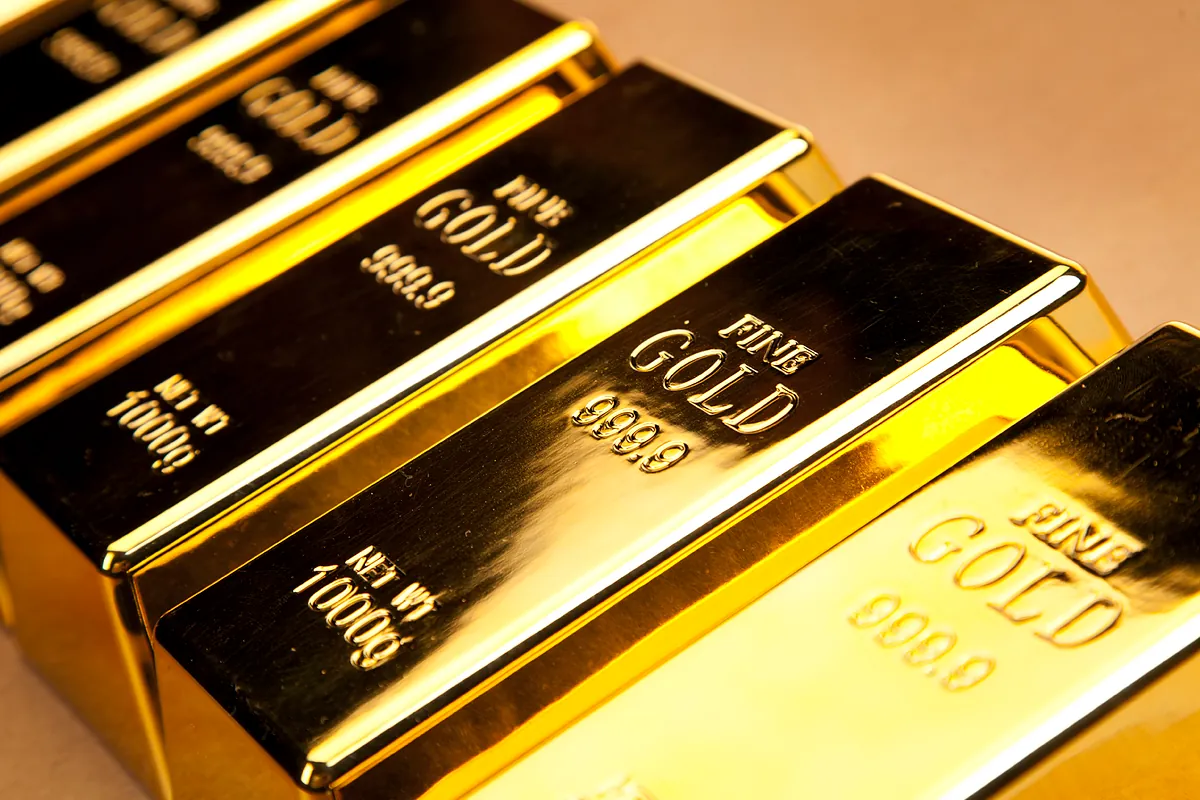 El oro, lastrado en plena guerra por su componente "antidólar"