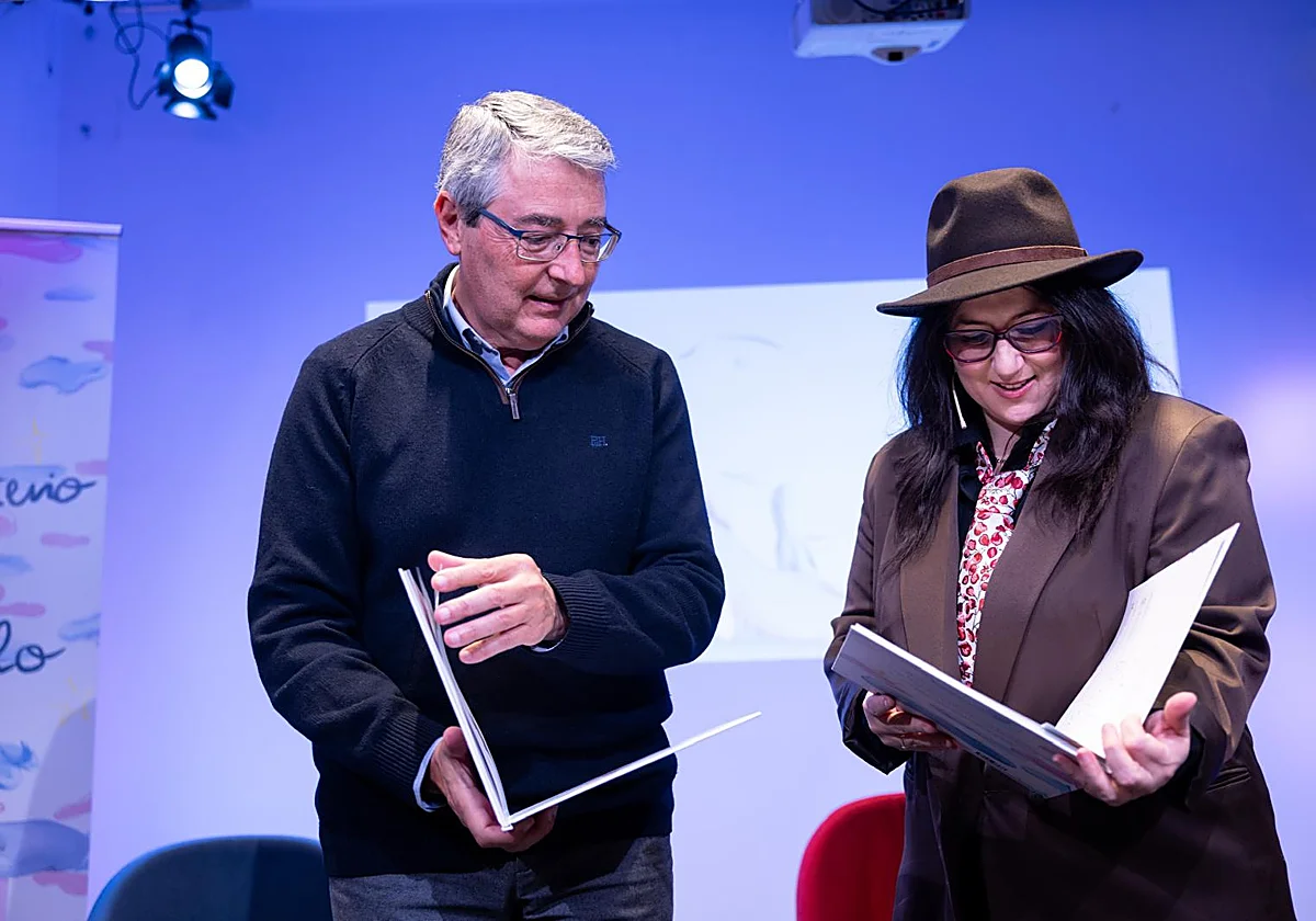 La escritora Esther Ráez presenta en Rincón de la Victoria su última obra dedicada a cómo afrontar el duelo en una familia con niños