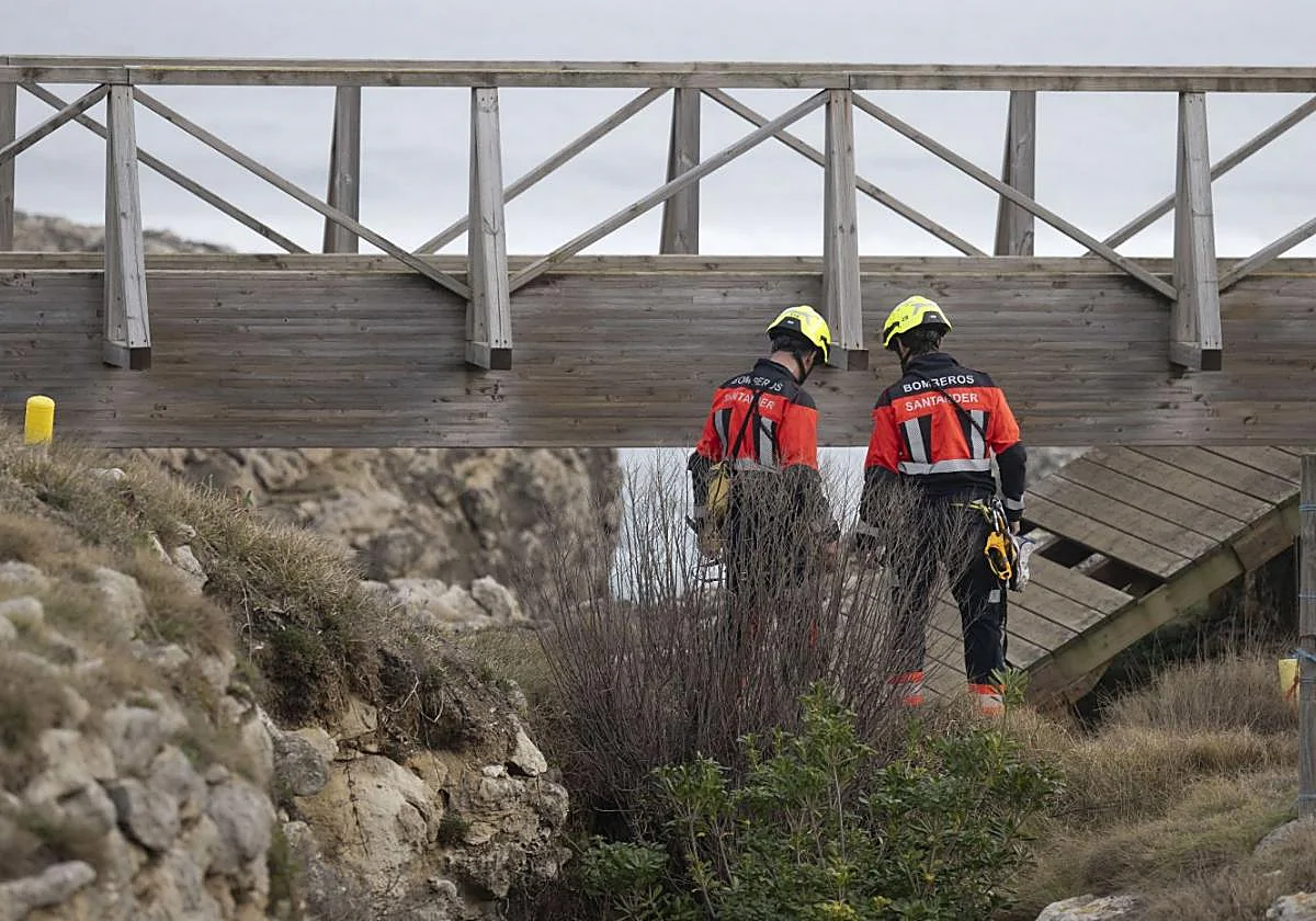 No answers to bridge collapse that killed six in Santander