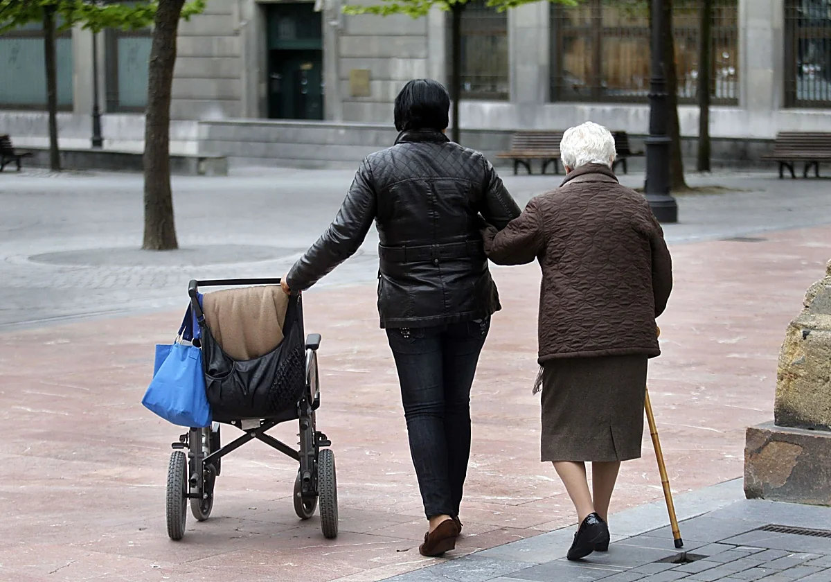 La espera para obtener la dependencia vuelve a aproximarse a un año