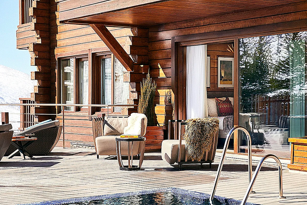 Cinco hoteles en la nieve en los que esquiar es lo de menos