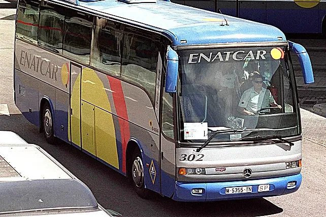 La 'Enatcar II' lanzada por Renfe divide a las empresas de autobús