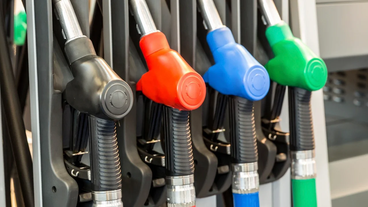 Austria tiene un sistema que limita las subidas de precios del combustible: así cambiarían si se aplicara en España