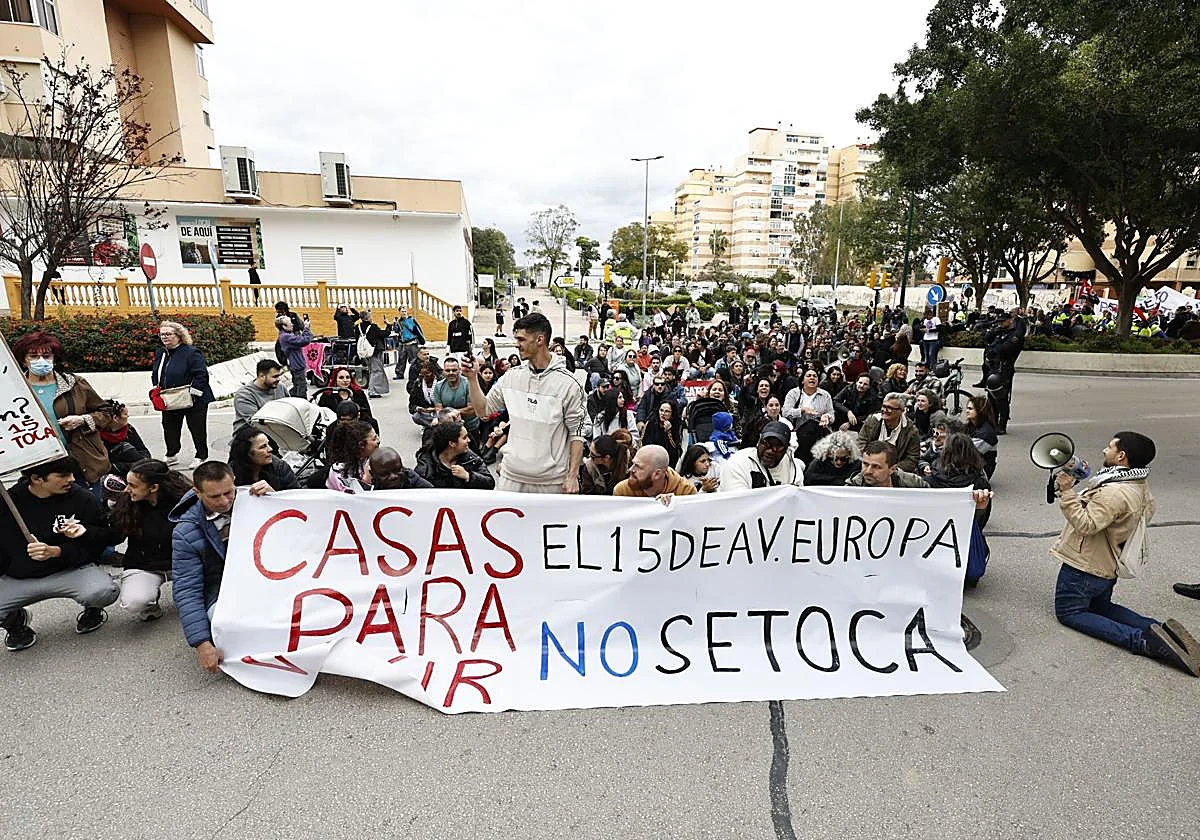 Protesta por el conflicto de Avenida de Europa, 15, como «símbolo» del problema de la vivienda en Málaga