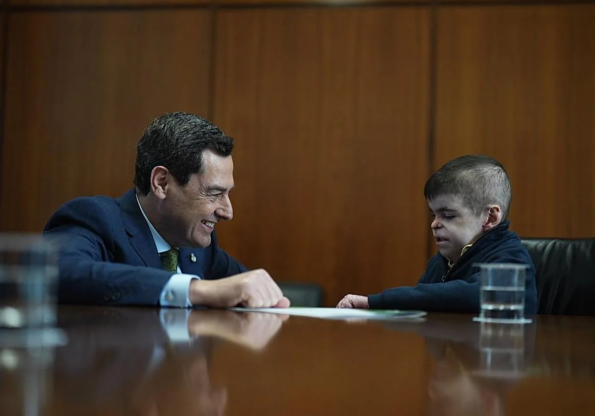 El triunfo de Leo, el niño de 12 años que puso voz a la piel de mariposa en Europa