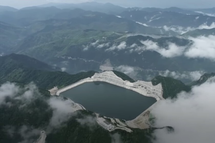 Donde tú ves una montaña, China ve una pila: está construyendo una megacentral hidroeléctrica de 2.100 MW en el Tíbet